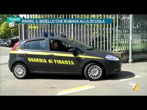 Rimini, il bidello che rubava alla scuola