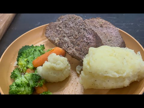 What Im Cooking Today ? Meatloaf,Mash Potatoes and  steam Vegetables