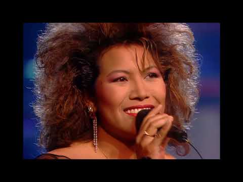 1989 Netherlands: Justine Pelmelay - Blijf zoals je bent (15th place at ESC in Lausanne/Switzerland)