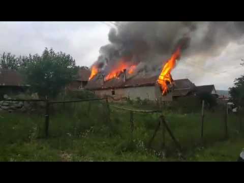 O casa a fost cuprinsa de flacari la Dipsa