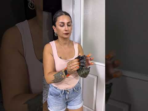 Hayrına biri çorap alsın şu adama😳