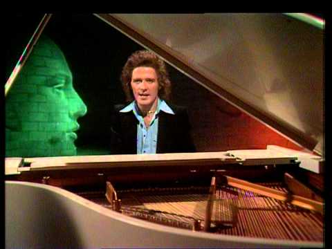 TOPPOP: Gilbert O'Sullivan - Happiness Is Me And You