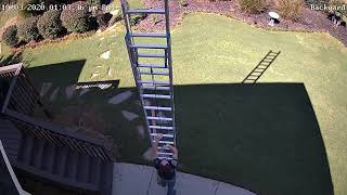How to lower a 28’ aluminum extension ladder that’s fully extended