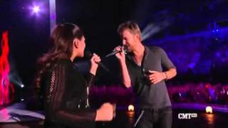 Lady Antebellum performance CMA 2011-Just a kiss/Kiss