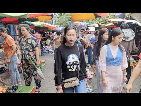 Wet Market Scene Walking: Lifestyle Vendors, Street Market In Phnom Penh
