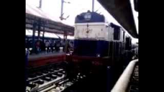preview picture of video 'NGC SHED WDM-3A ACD FITTED GOING TO HAUL CHHAPRA-MATHURA EXP. AT LUCKNOW JN-N.E.'