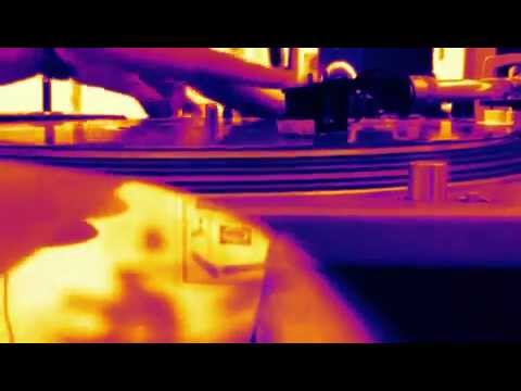Phinatik in a Scratch Session on the Technics