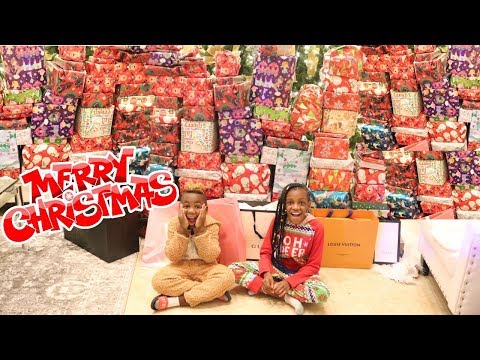 CHRISTMAS MORNING SPECIAL OPENING PRESENTS