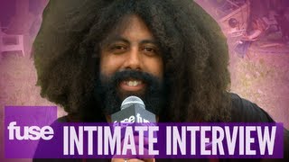 Reggie Watts Sings &quot;It&#39;s Not Unusual&quot; in the Shower - Intimate Interview