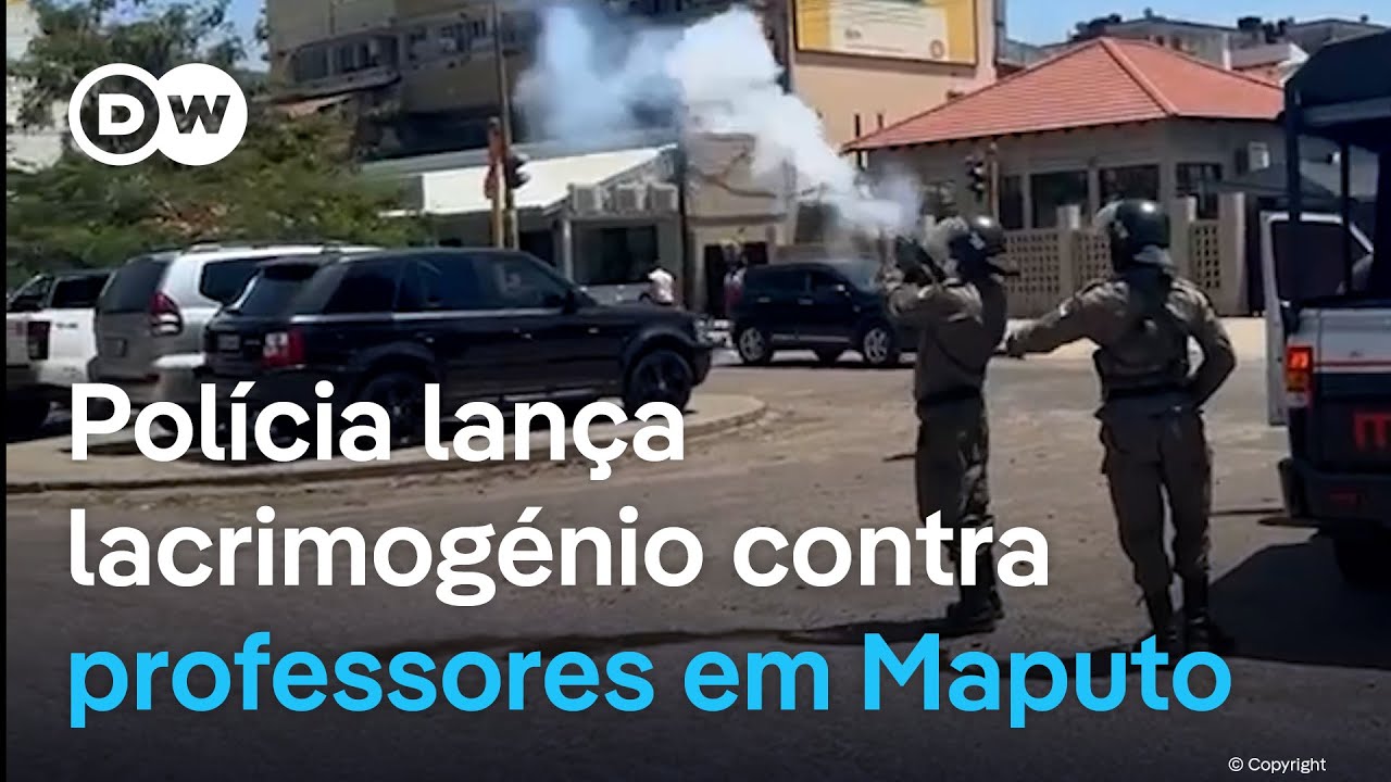 Polícia lança gás lacrimogéneo contra professores