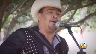 Un Minuto (En Vivo) Lyrics English Translation