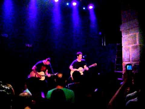 Joey Cape & Tony Sly live in Lisbon@Music Box - dumb reminders.MPG