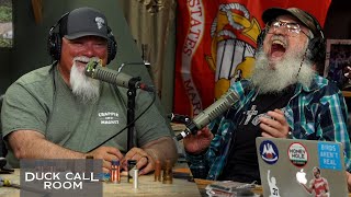 Uncle Si Gives a Shout-Out to Truckers &amp; Wallops the Media | Duck Call Room #115
