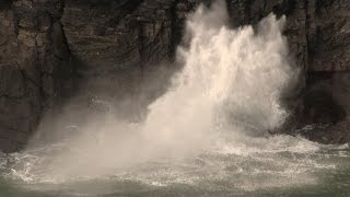 preview picture of video 'Boscastle Blowhole North Cornwall Jan 2015'