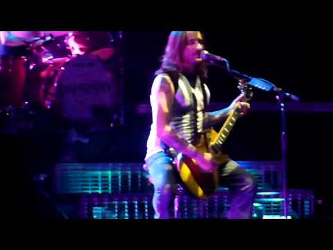 Daughtry ~ Tennessee Line