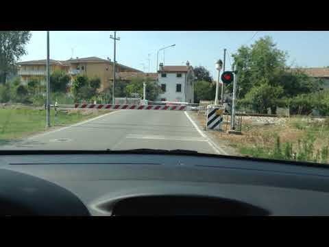 Passaggio a livello | Via Vallini, Boretto (RE) | EmZe