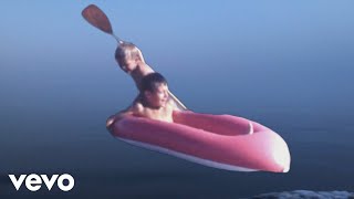 Miossec - La mer, quand elle mord, c'est méchant (Clip officiel)