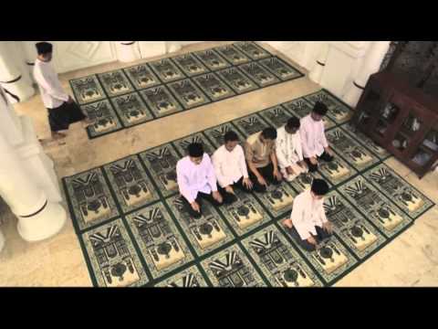 Makmum masbuk : Tata cara berjamaah imam dan makmum laki - laki datang makmum masbuk