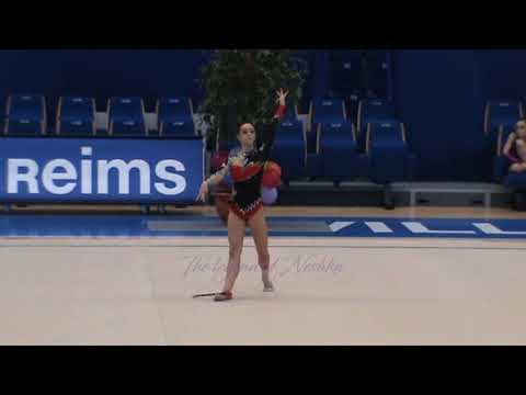 Ambre CHABOUD massues -  2013 Gala de charité Reims 2 février