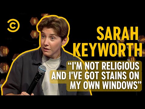 Sarah Keyworth Is Not A 17 Year Old Boy | Comedy Central Live