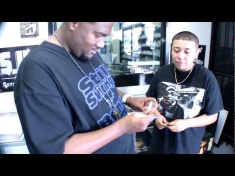 ESG Signing autograph @ Screwed Up Records& Tapes (The Screw Shop)
