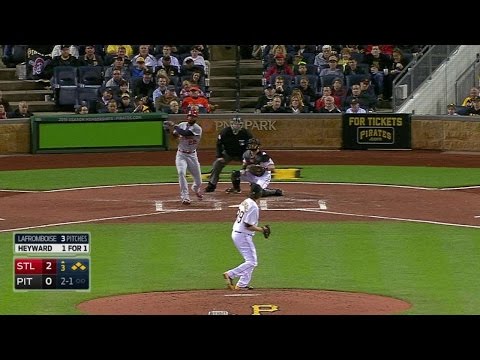 Heyward launches a grand slam to extend lead
