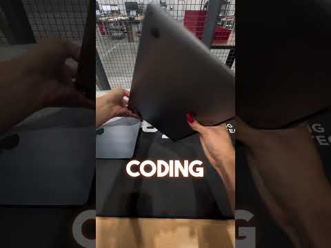 M2 MacBook Air vs M2 MacBook Pro — Which One Should You Get? 💻