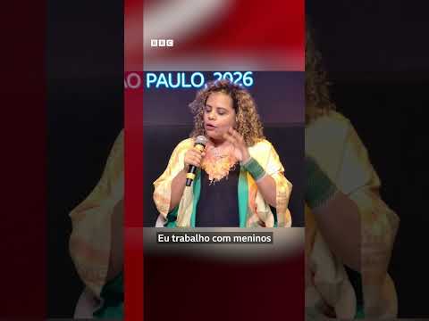“Memes políticos influenciam alunos e exigem mais desconfiança, diz professora Marcela Castro