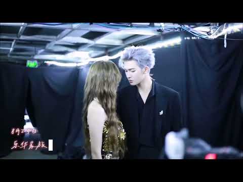 Cheng Xiao and Zhu Zhengting behind the scenes of their collaboration performance