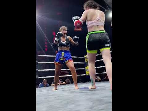 Naoil TITA vs Eimear CODD - Queen Gloves #5