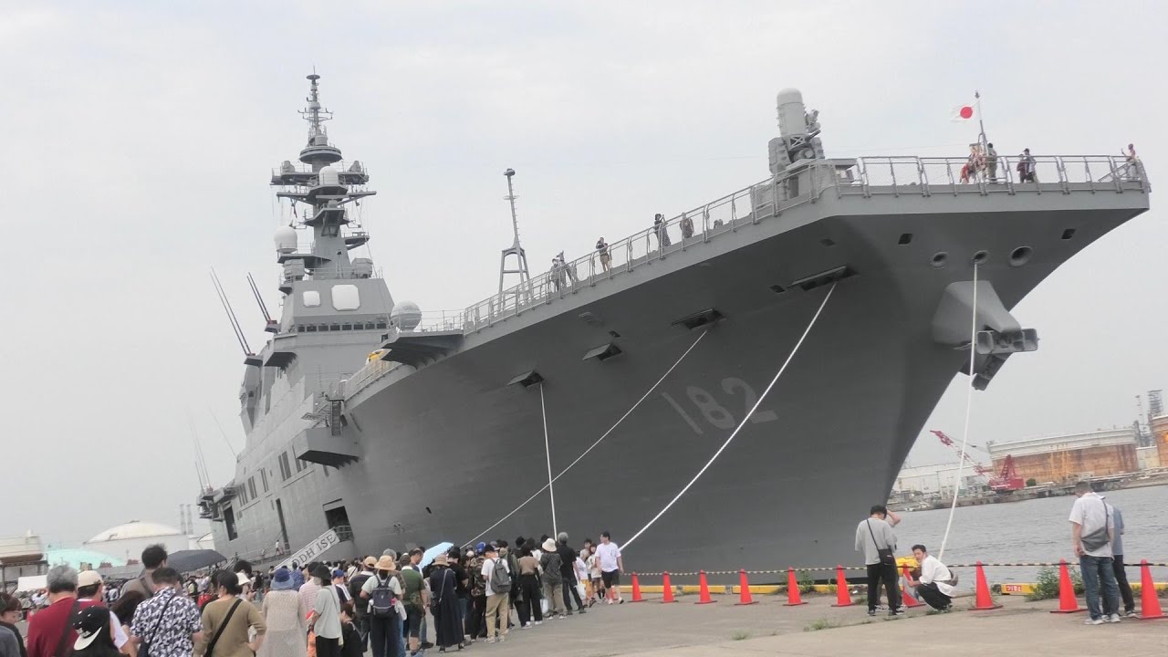 【4K】仙台港に来港したヘリコプター搭載護衛艦「いせ」の外観