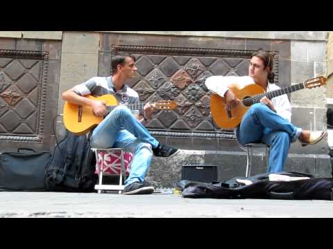 Funny travel videos - Flamenco Guitar Barcelona street music