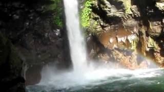 preview picture of video 'Tuasan waterfall Camiguin'