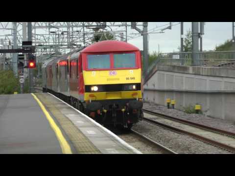 90040+92026+92003+92016+67012,sb Crewe ETMD Wembley lightengines throu P5,Nuneaton 27,9,16