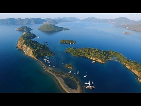 Relax 3 Minutes - Flying Over Islands and Relaxing Music