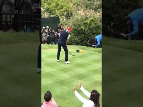 Brooks Koepka tee off at Saturday Presidents Cup 2017