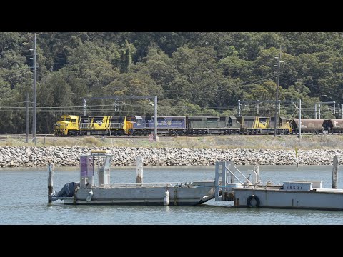 Australian diesel locomotives C507, C504, C509 & C506 - Hawkesbury River - October 2024