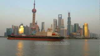 preview picture of video 'Shanghai Skyline from famous Bund - 延时摄影-上海 / Shanghai Zeitraffer Video'