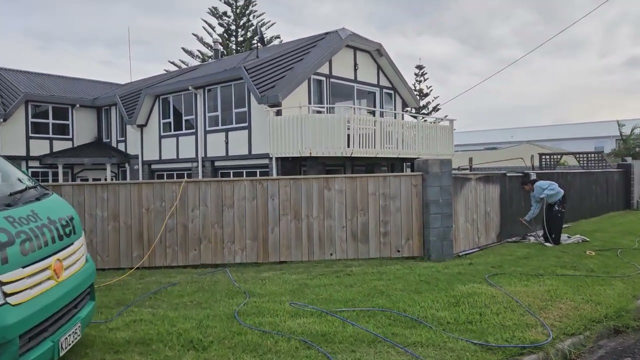 Fence Spray | Professional Fence Painting | Flip House Painting