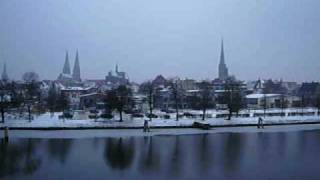 preview picture of video 'Altstadt von Lübeck im Winter 15.01.2010'