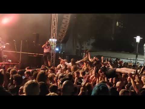 Zebrahead live at Turock open air in Essen, Germany. 19/08/2022. Too many crowdsurfers