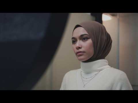 1st Single Mitty Zasia - SAAT KAU TAK DISINI (Official Lyric Video)