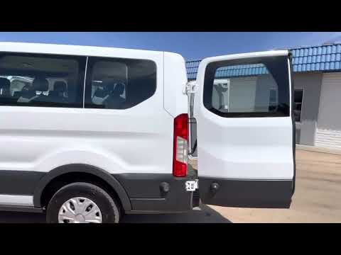 2015 Ford Transit 350 Wagon XLT w/Low Roof w/60/40 Side Door Van 3D