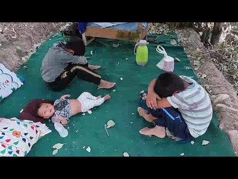 Nomads: The twins go to the spring and wash little Sohrab's clothes...