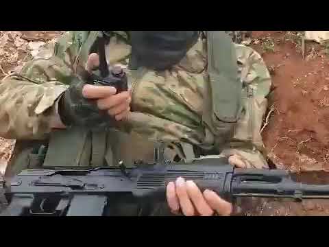 أبو عيسى الشيخ قائد صقور الشام يرسل رسالة عبر جهاز اللاسلكي للمرابطين في بينين والرويحة في ريف إدلب