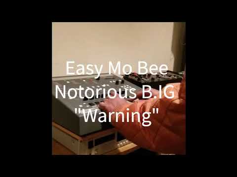 EASY MO BEE  plays Notorious BIG Beats on his SP1200