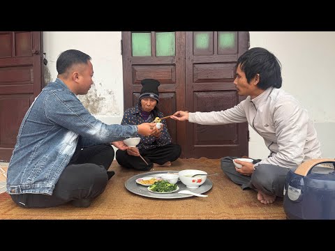 “A Simple Meal… Yet the Warmest Comfort for David and His Mother”