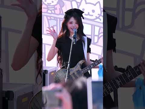 260419 히나 세로 QWER 'CEREMONY' 4K 60P @THIS IS OUR CEREMONY