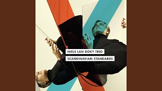 The Sun Is So Red, Mother (Solen Er Så Rød Mor)