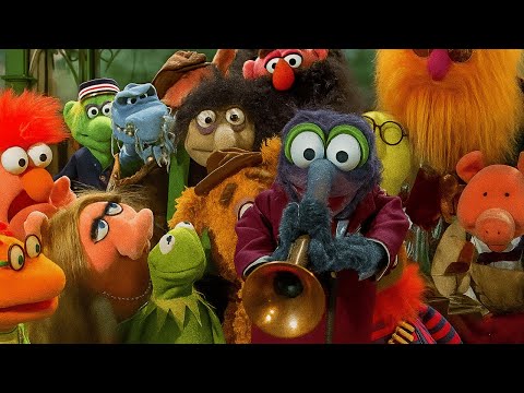 Muppets Take the Train Station! 🚂 Kermit & Gonzo's Wild Ride | S3E8